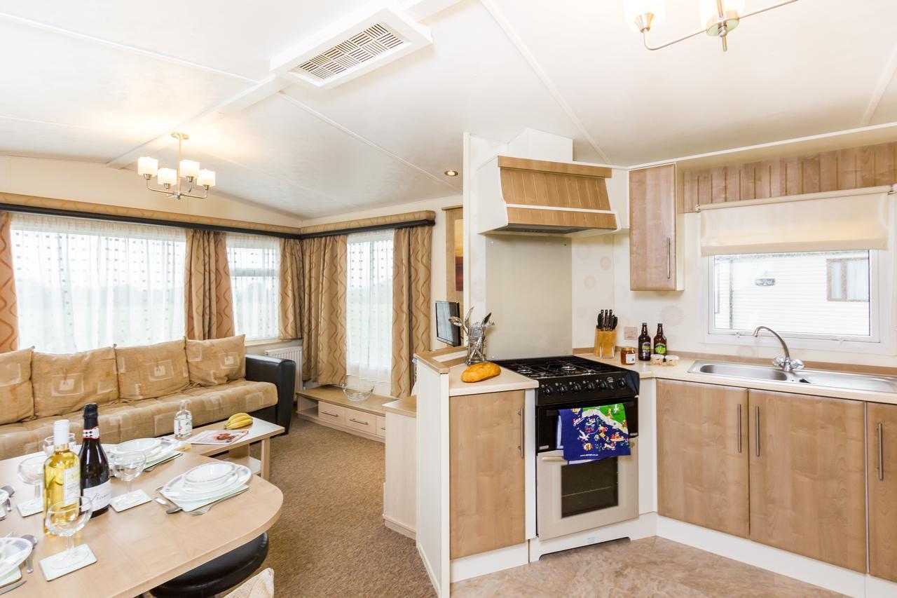 Orchards Holiday Park Cowes  Room photo