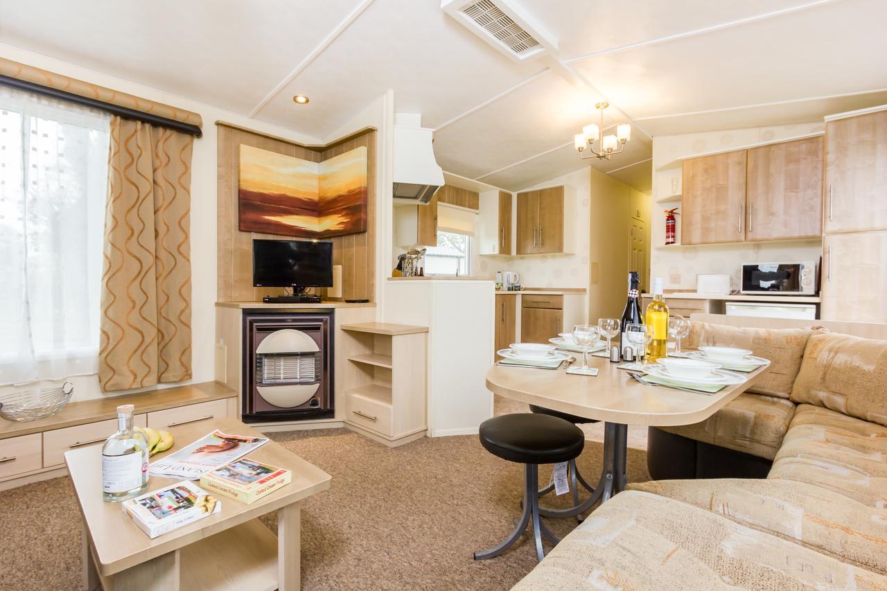Orchards Holiday Park Cowes  Room photo