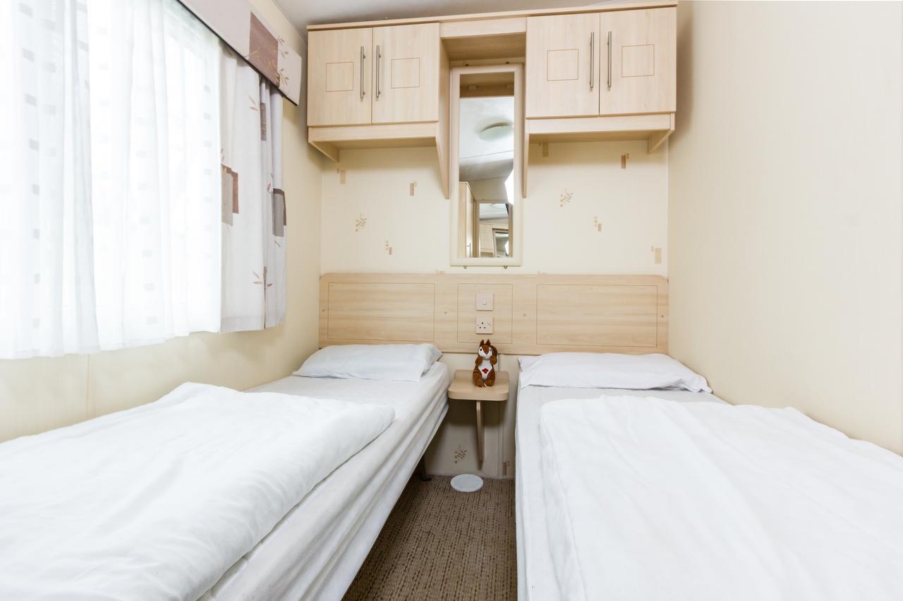 Orchards Holiday Park Cowes  Room photo
