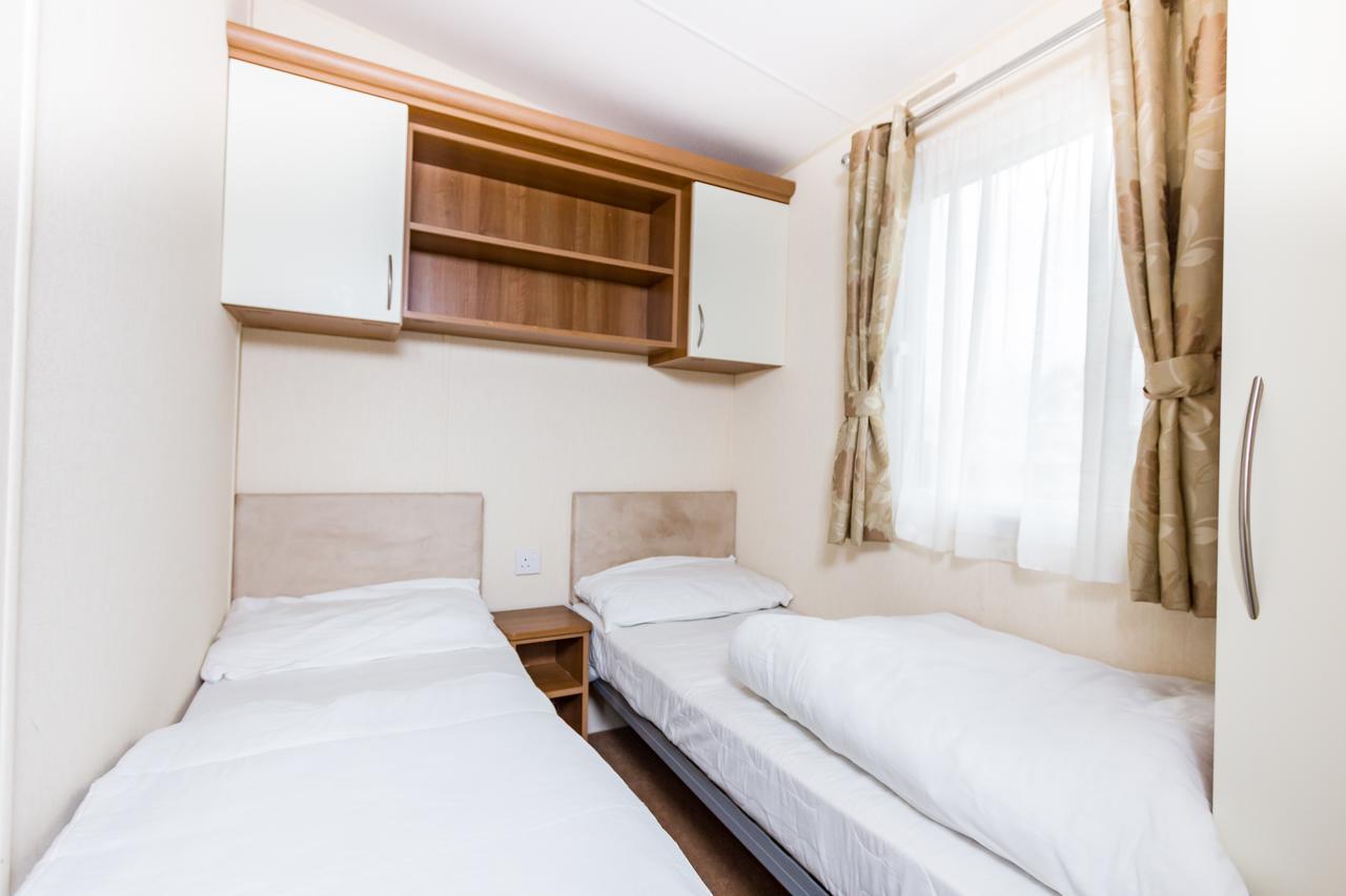 Orchards Holiday Park Cowes  Room photo