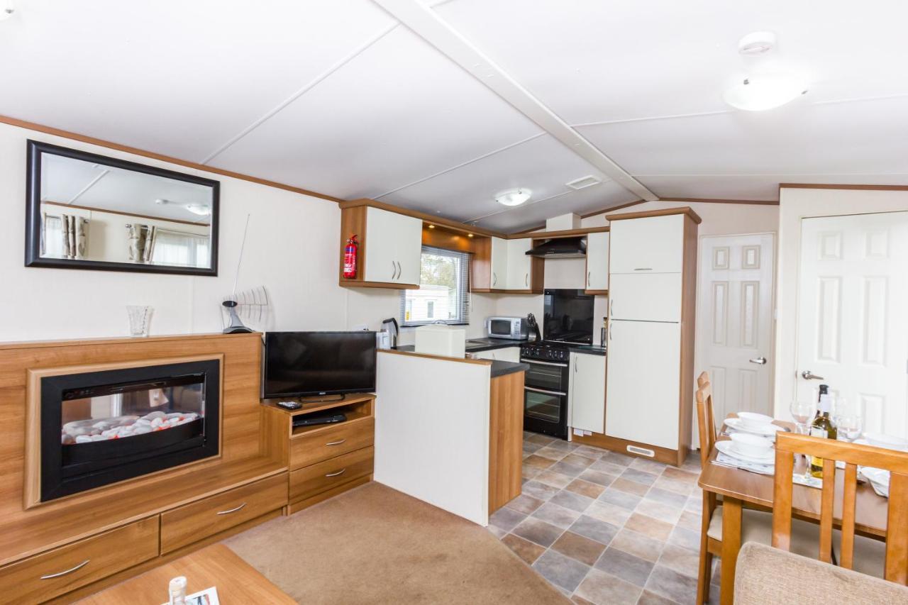 Orchards Holiday Park Cowes  Room photo